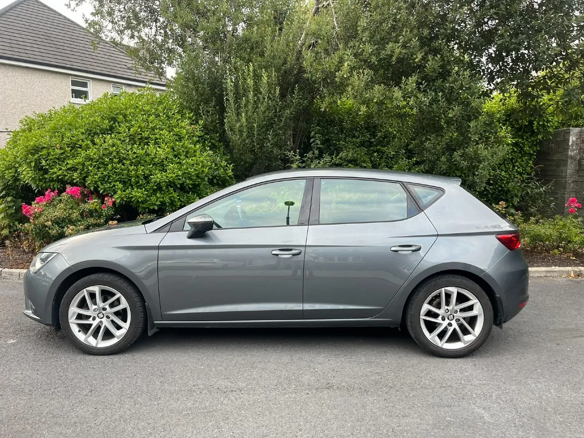 SEAT Leon 1.2 TSI 110 HP SE SELECT NCT 2028 Low KM - Image 3