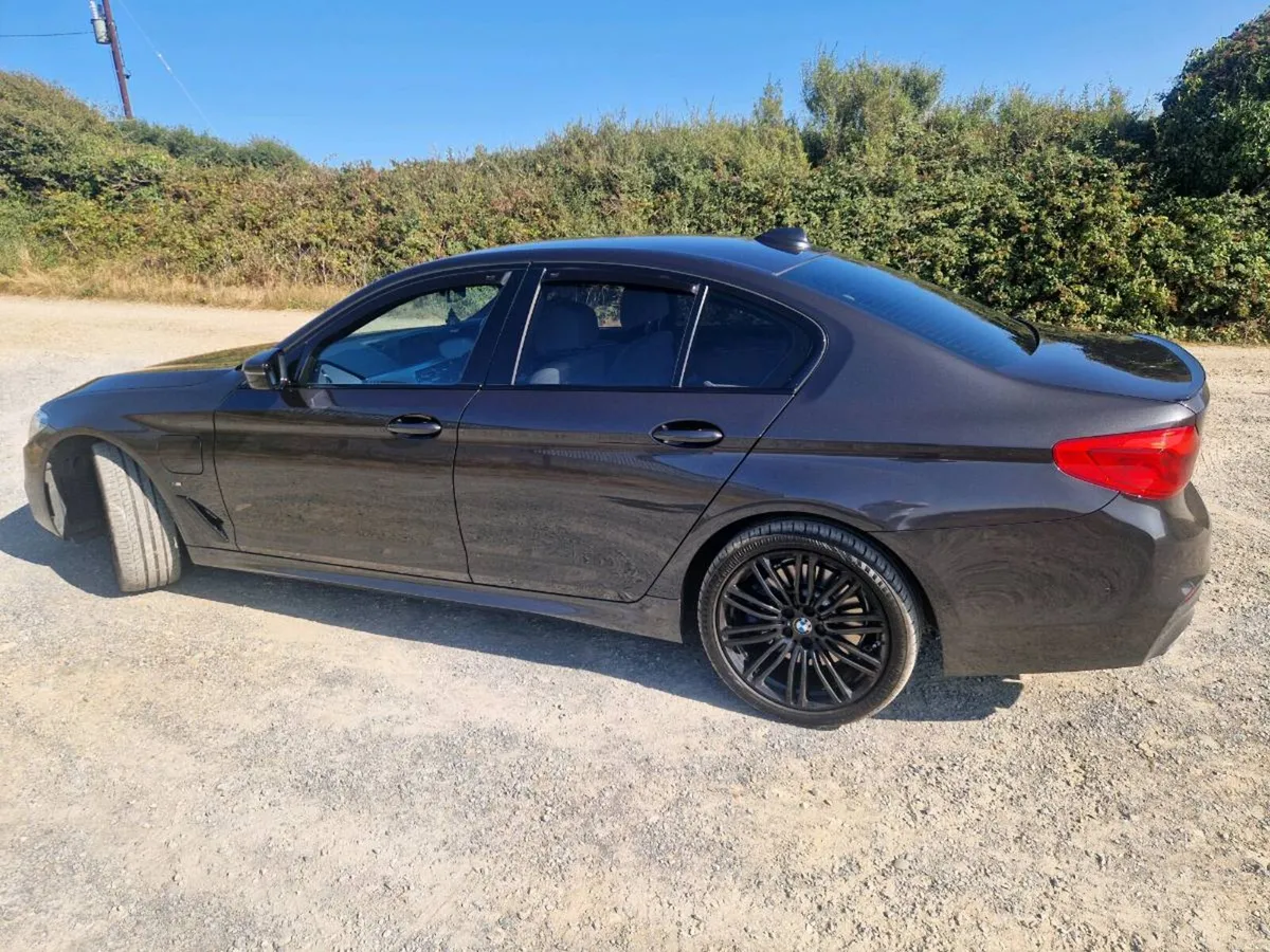 BMW 530e - Image 2
