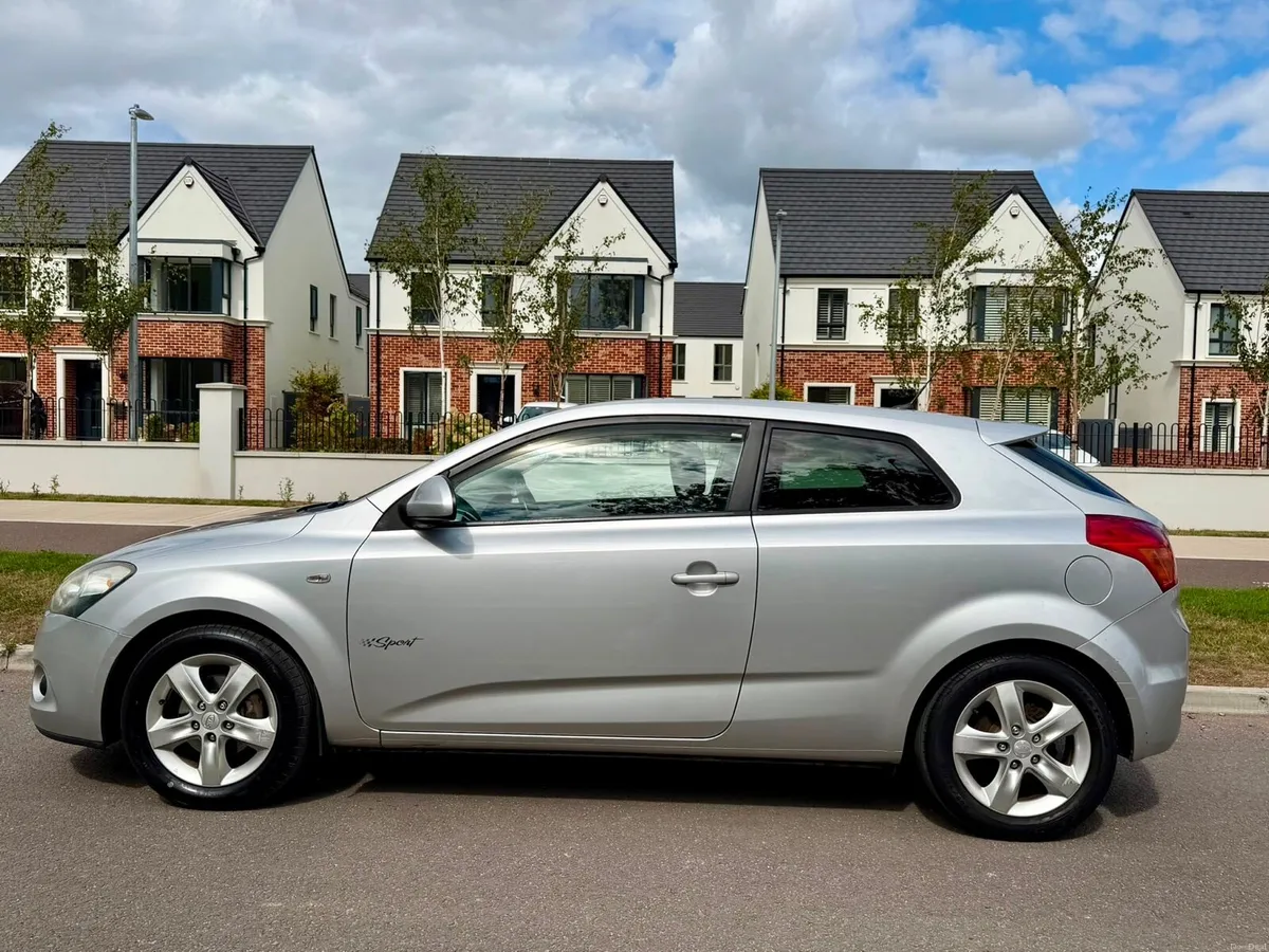 Kia Pro Ceed 1.4 petrol -NEW NCT- - Image 4