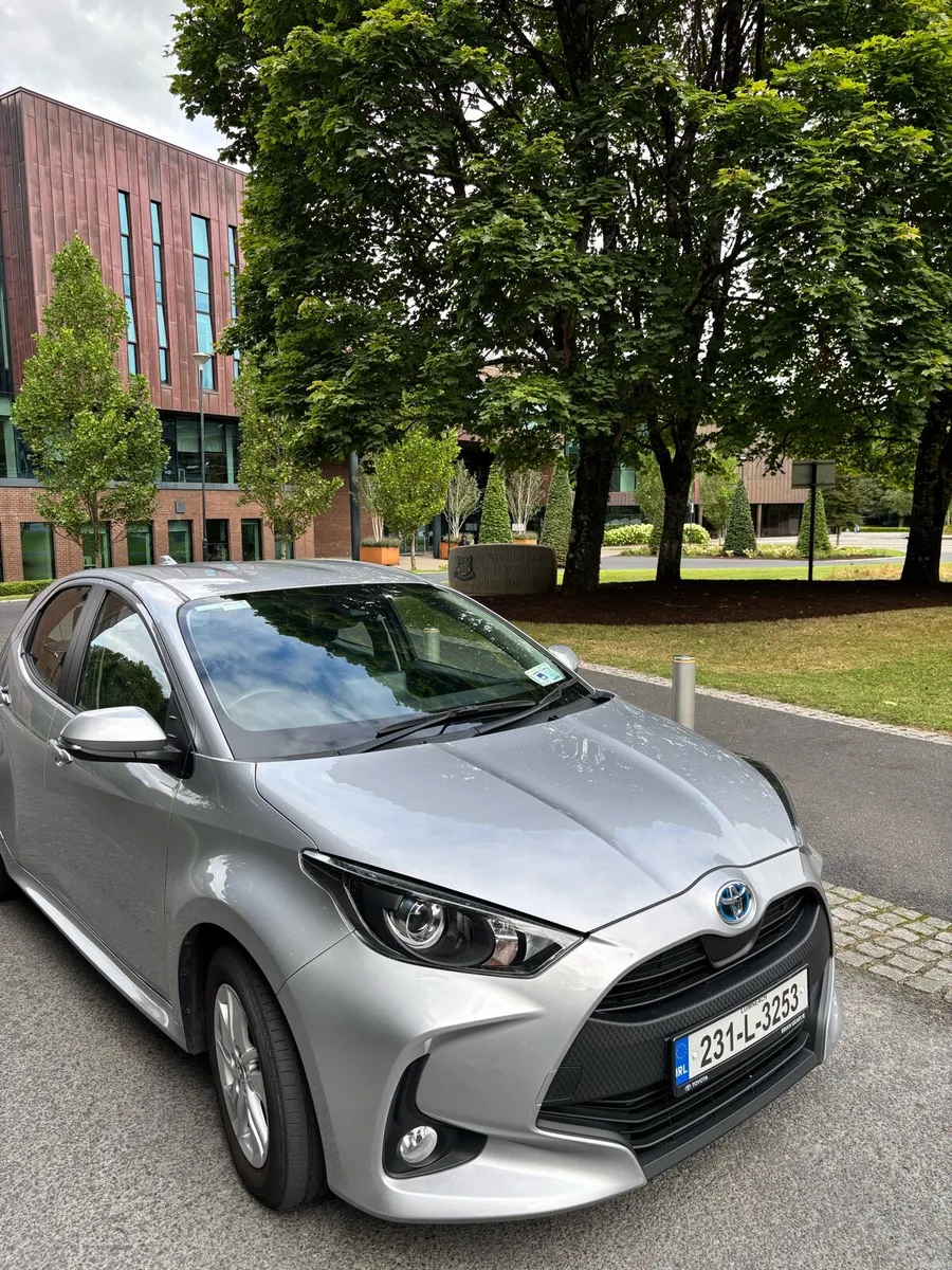 Toyota Yaris 1.5 Hybrid Luna - Image 1