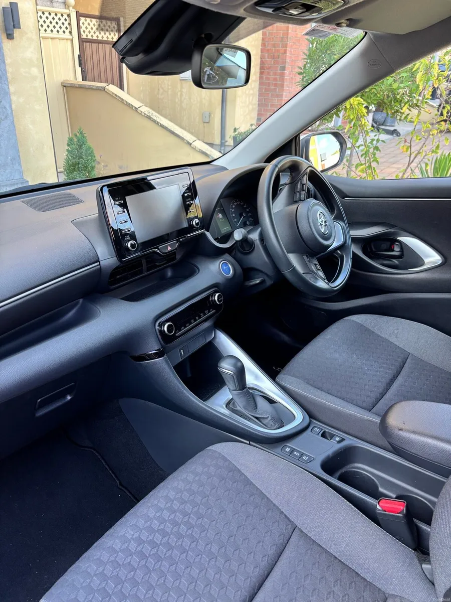 Toyota Yaris 1.5 Hybrid Luna - Image 4