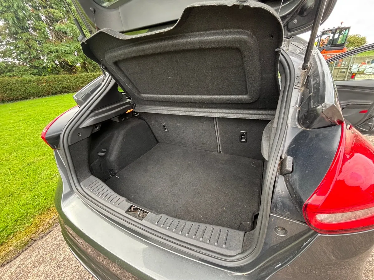 Ford Focus 2018 - Image 3