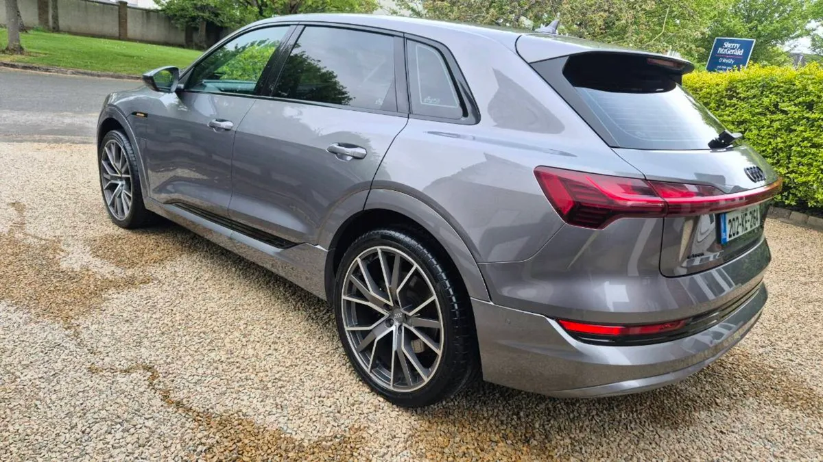 Audi E-Tron - Image 3