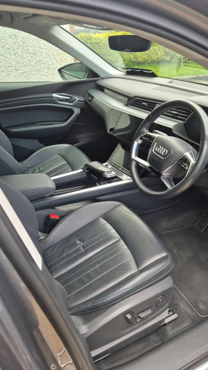 Audi E-Tron - Image 6