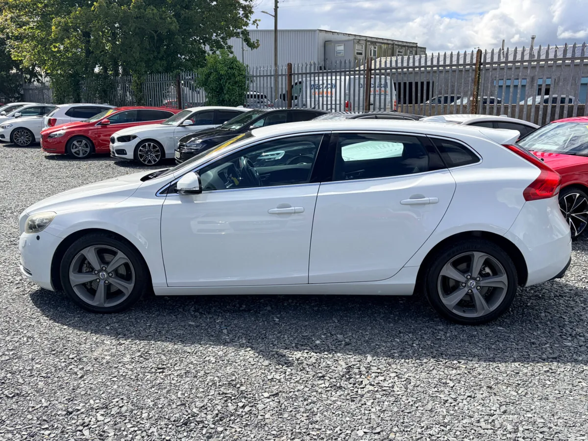2015 VOLVO V40 1.6T4 5DR AUTO ONLY 68,907KM - Image 6
