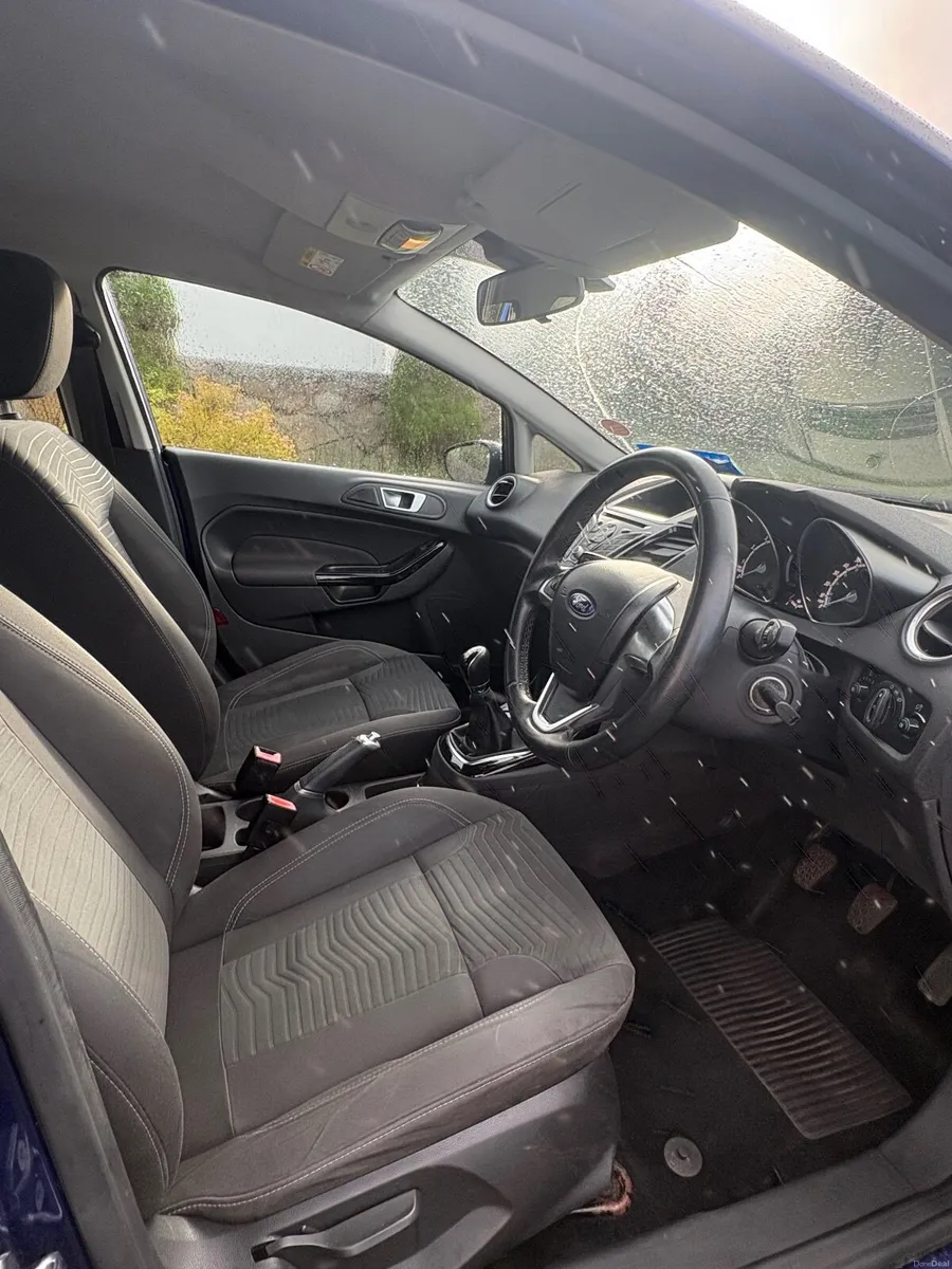 Ford Fiesta 2015 - Image 6