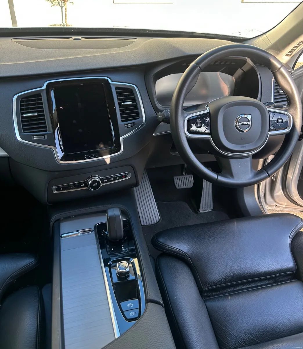 Volvo XC90 T8 Inscription Plug in Hybrid - Image 6