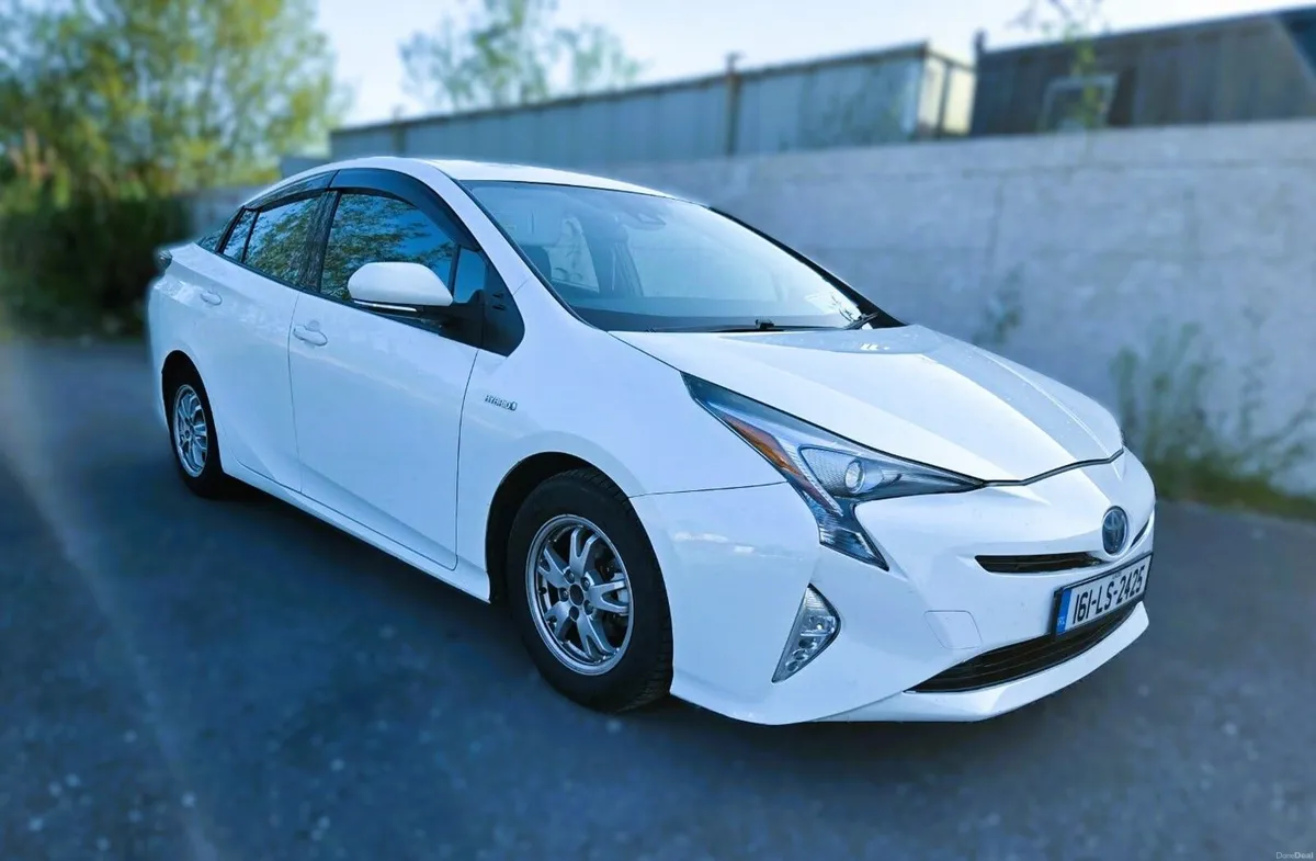2016 TOYOTA PRIUS 1.8 HYBRID, NCT 03/27, AUTOMATIC - Image 2