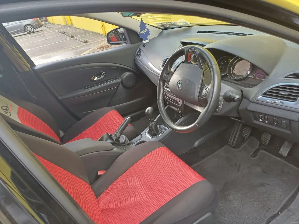 Renault Megane 2015 - Image 2