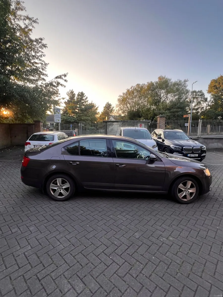 Skoda Octavia 2017 - Image 2