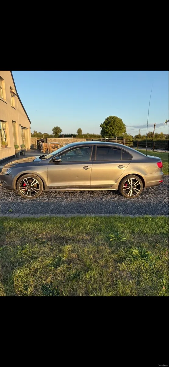 Volkswagen Jetta - Image 4