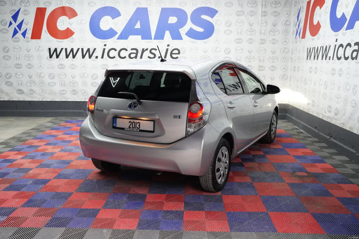 2013 TOYOTA AQUA HYBRID - Image 4