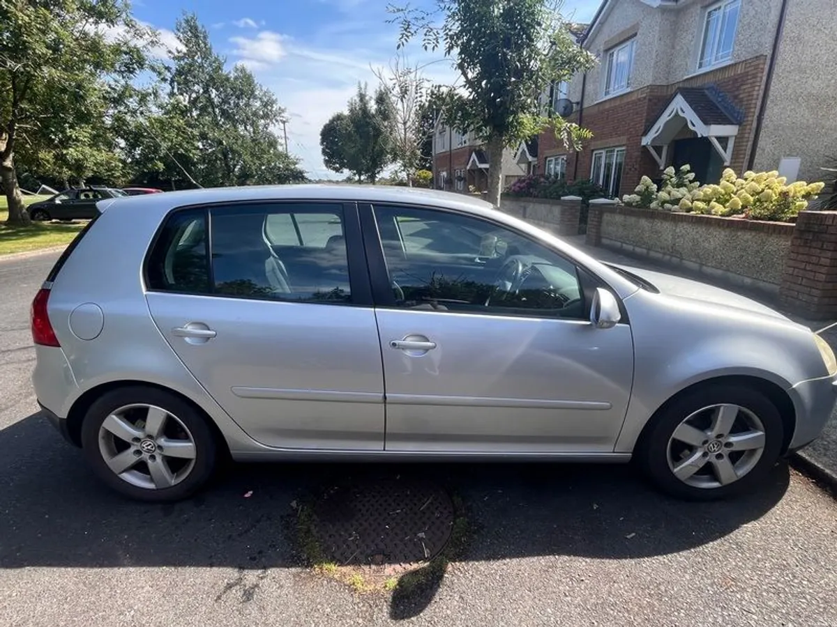 2007 Volkswagen Golf - Image 1