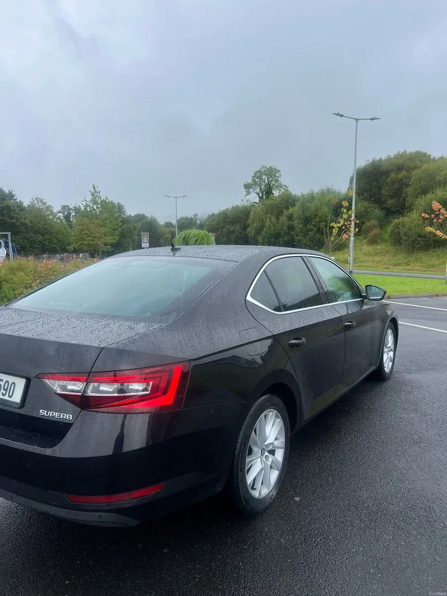 Skoda Superb 2.0 TDI SE - Image 3