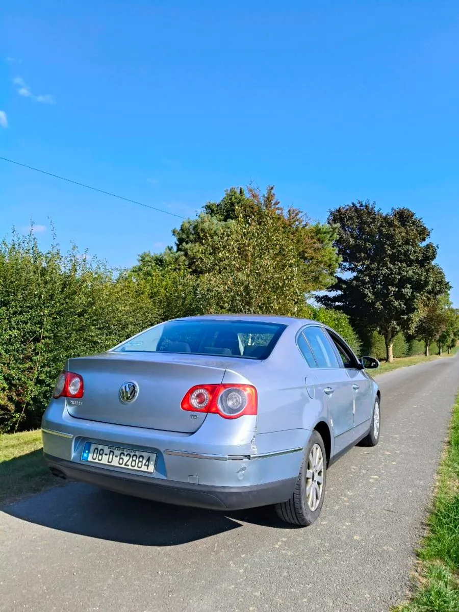 Volkswagen Passat - Image 1
