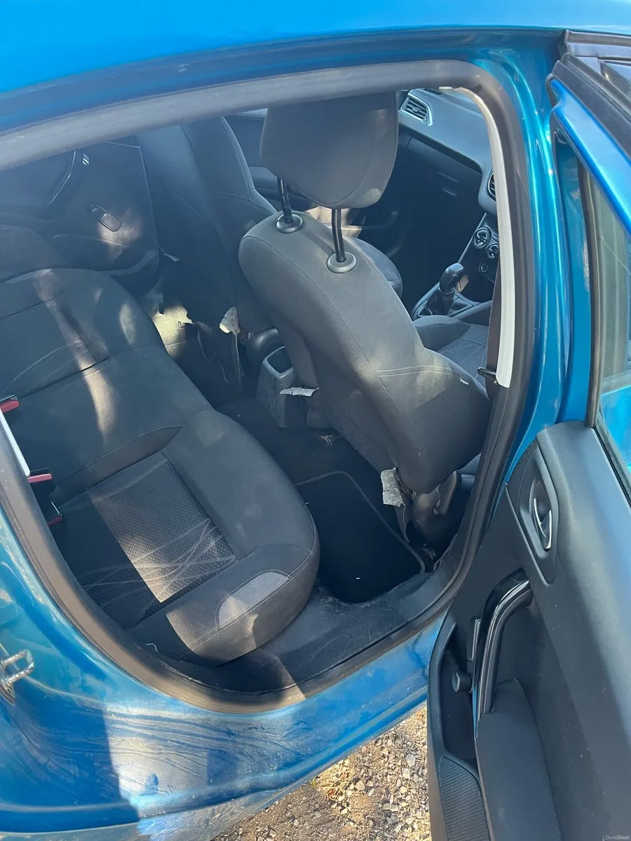 Peugeot 208 - Image 6