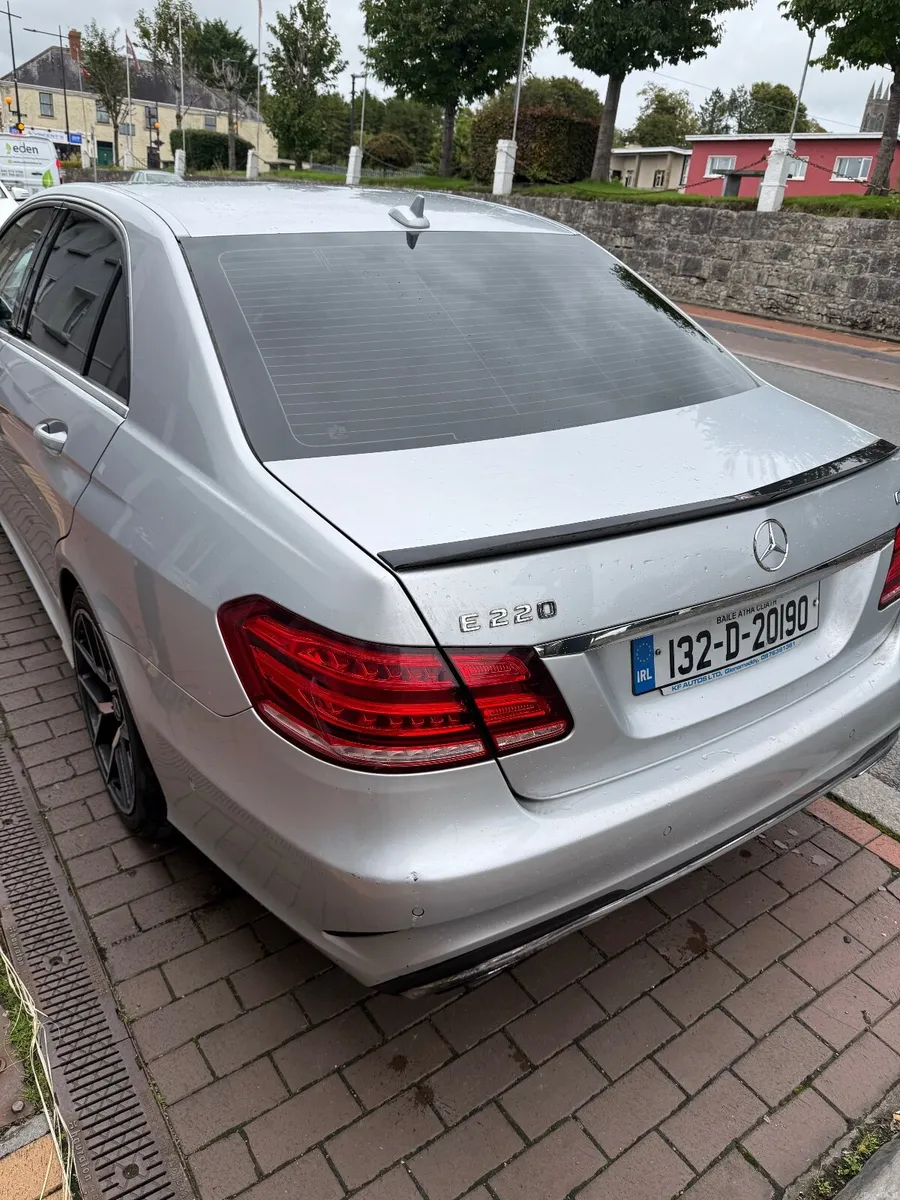Mercedes-Benz E-Class 2013 - Image 4