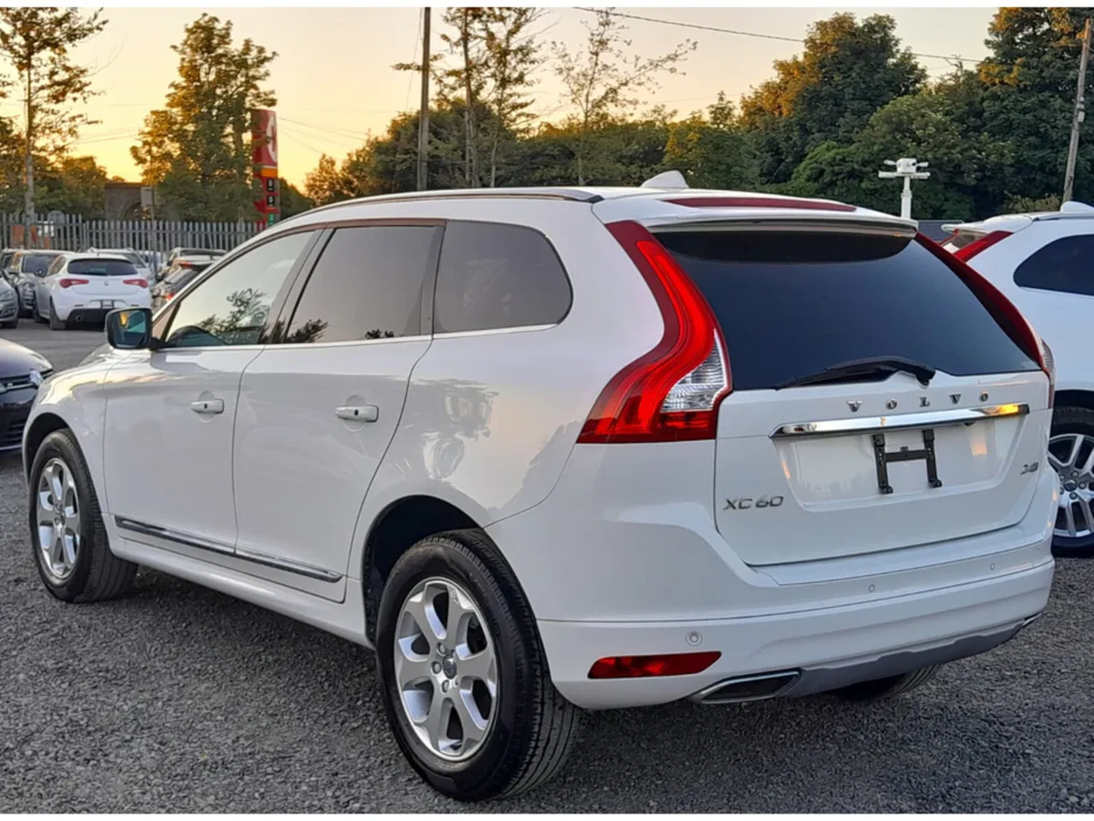 Volvo XC60 D4 CLASSIC - 2.0L Diesel Automatic - Su - Image 5