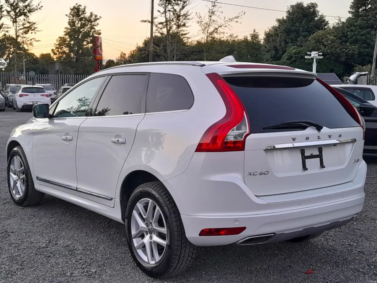 Volvo XC60 D4 CLASSIC - 2.0L Diesel Automatic - Su - Image 5