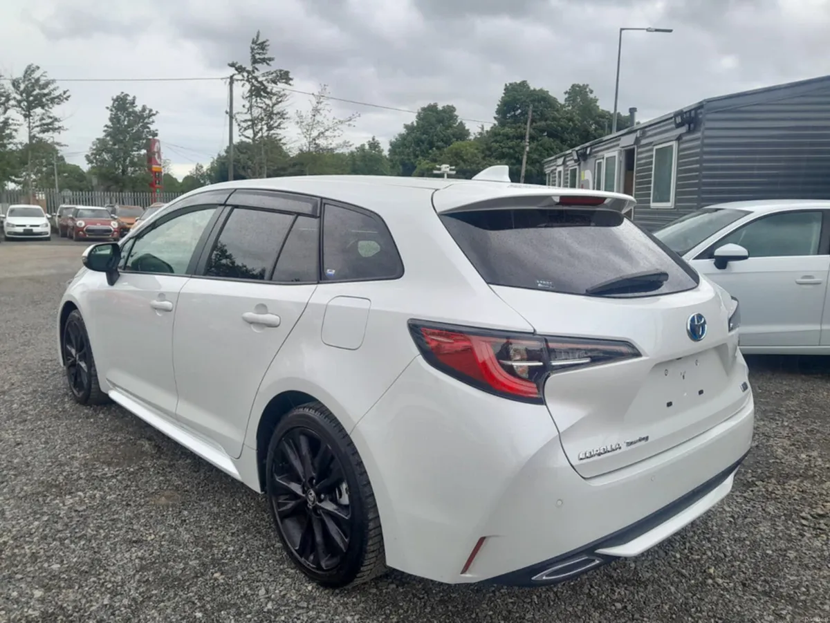 Toyota Corolla Touring 1.8 Petrol Hybrid Auto - lo - Image 6