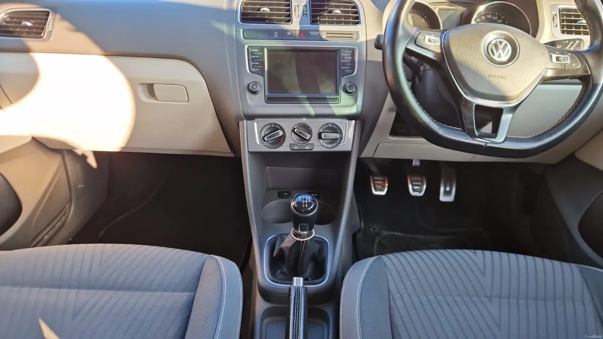 Volkswagen Polo 2015 1.4 TDI Diesel Comfortline+ - Image 3