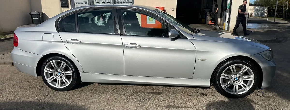 BMW 3-Series 2007 - Image 2