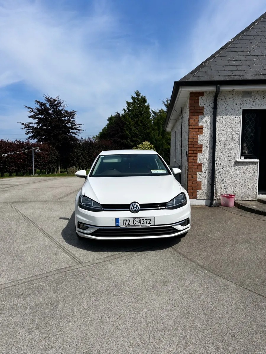 White Highline Volkswagen Golf 2017 - Image 2
