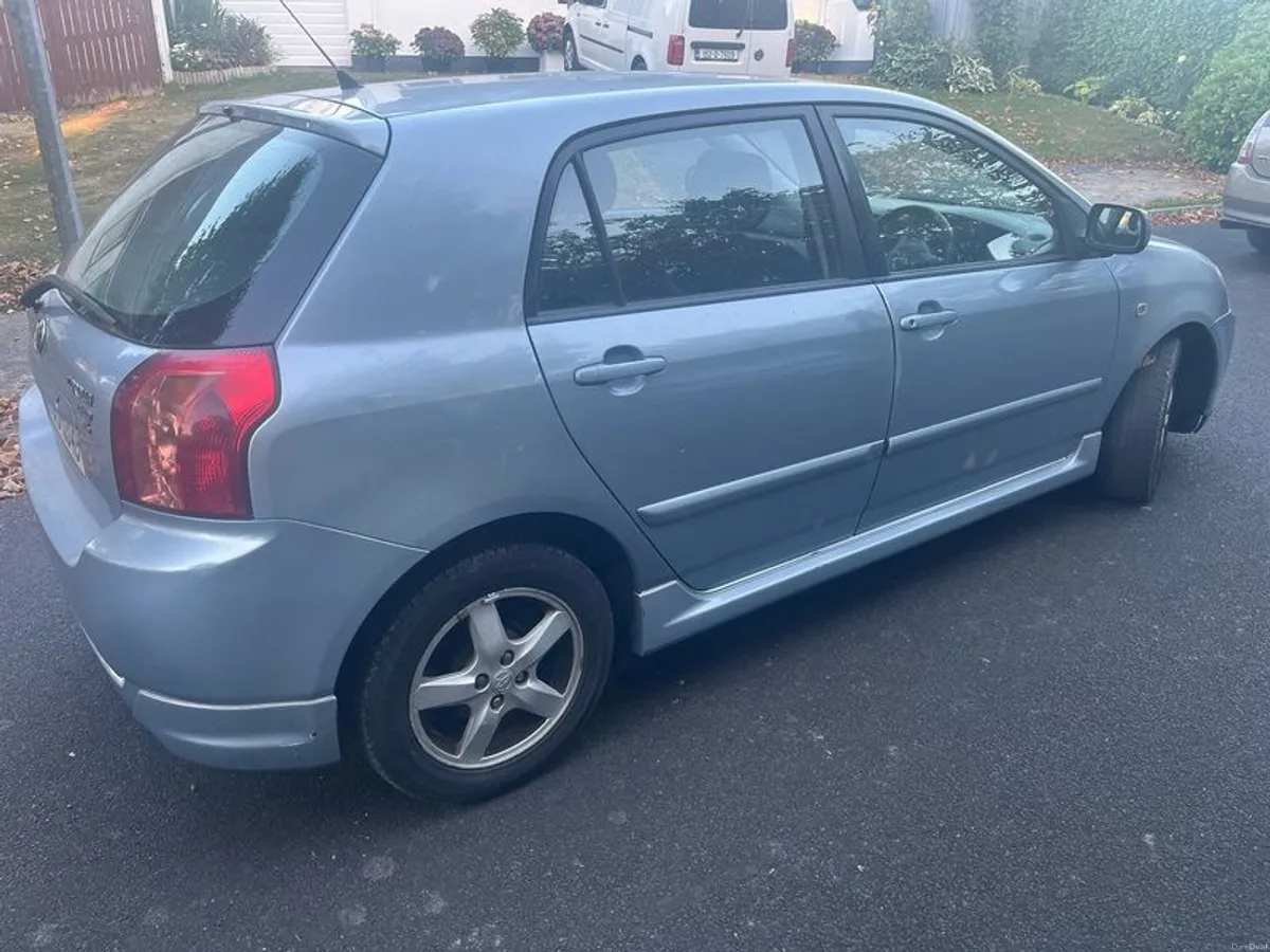 2006 Toyota Corolla - Image 2