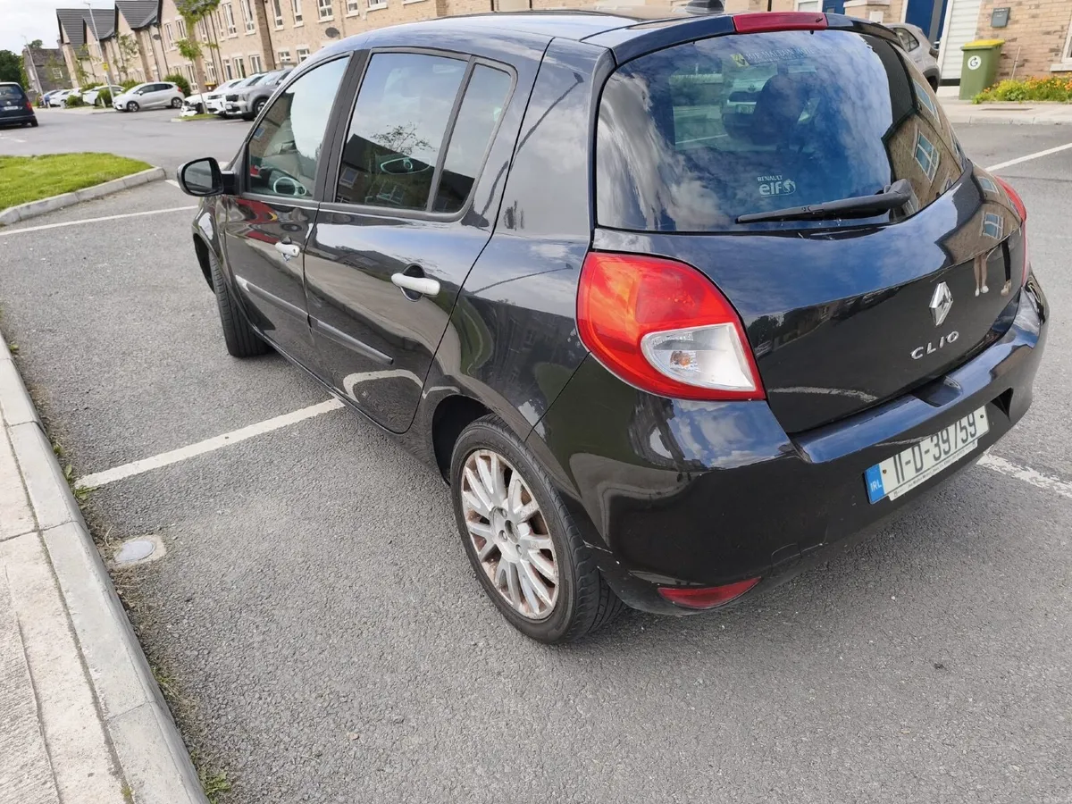 Renault Clio 2011 - Image 2