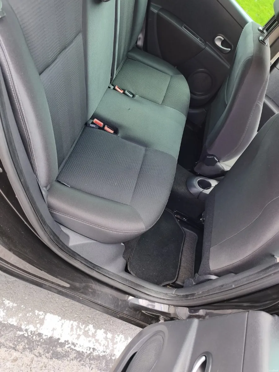 Renault Clio 2011 - Image 4