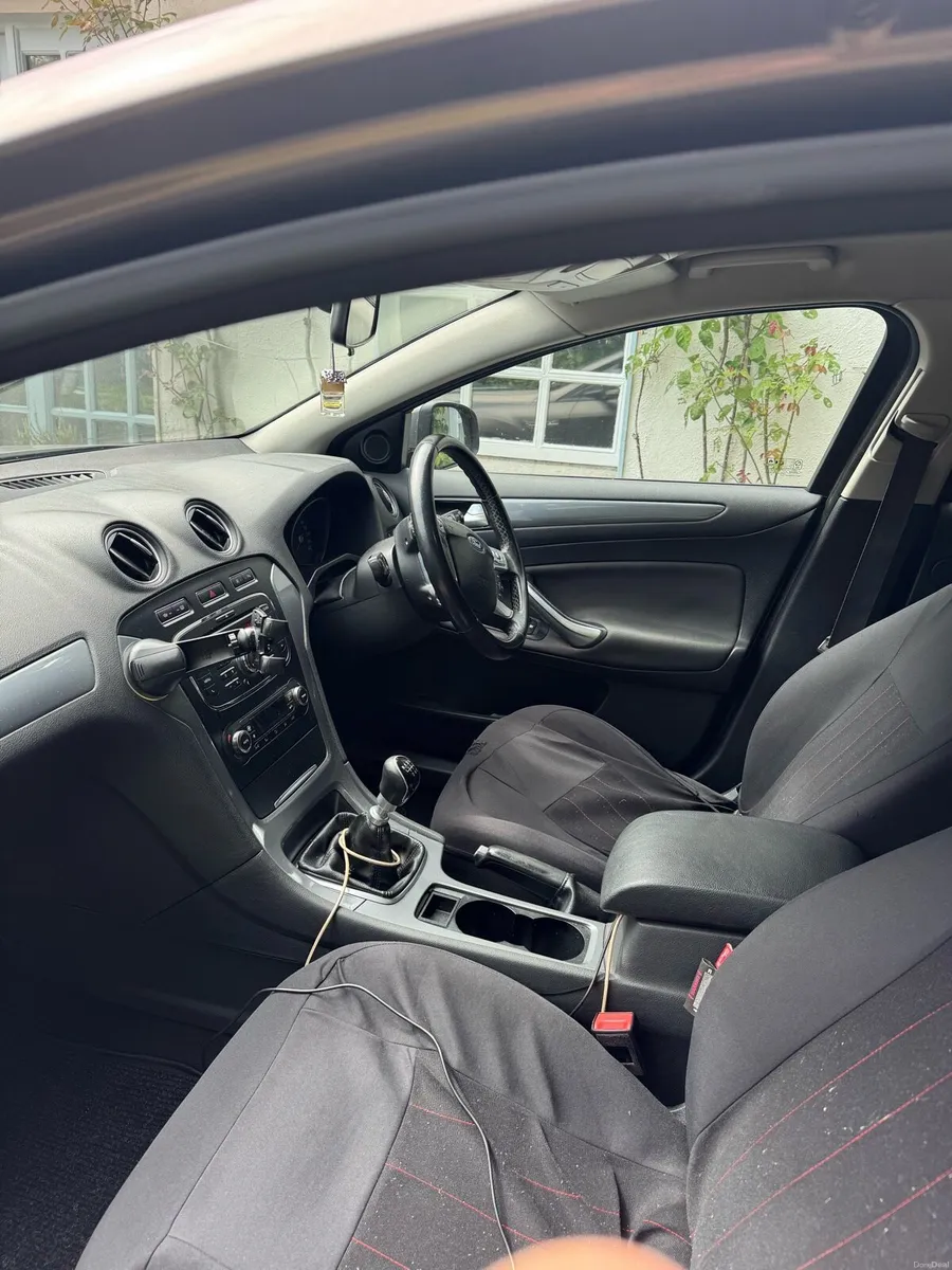 Ford mondeo - Image 5