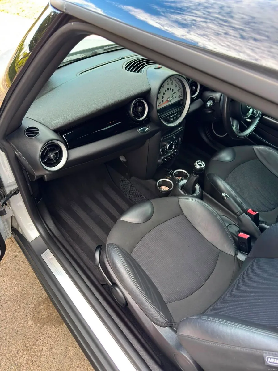 Mini Cooper - Image 5