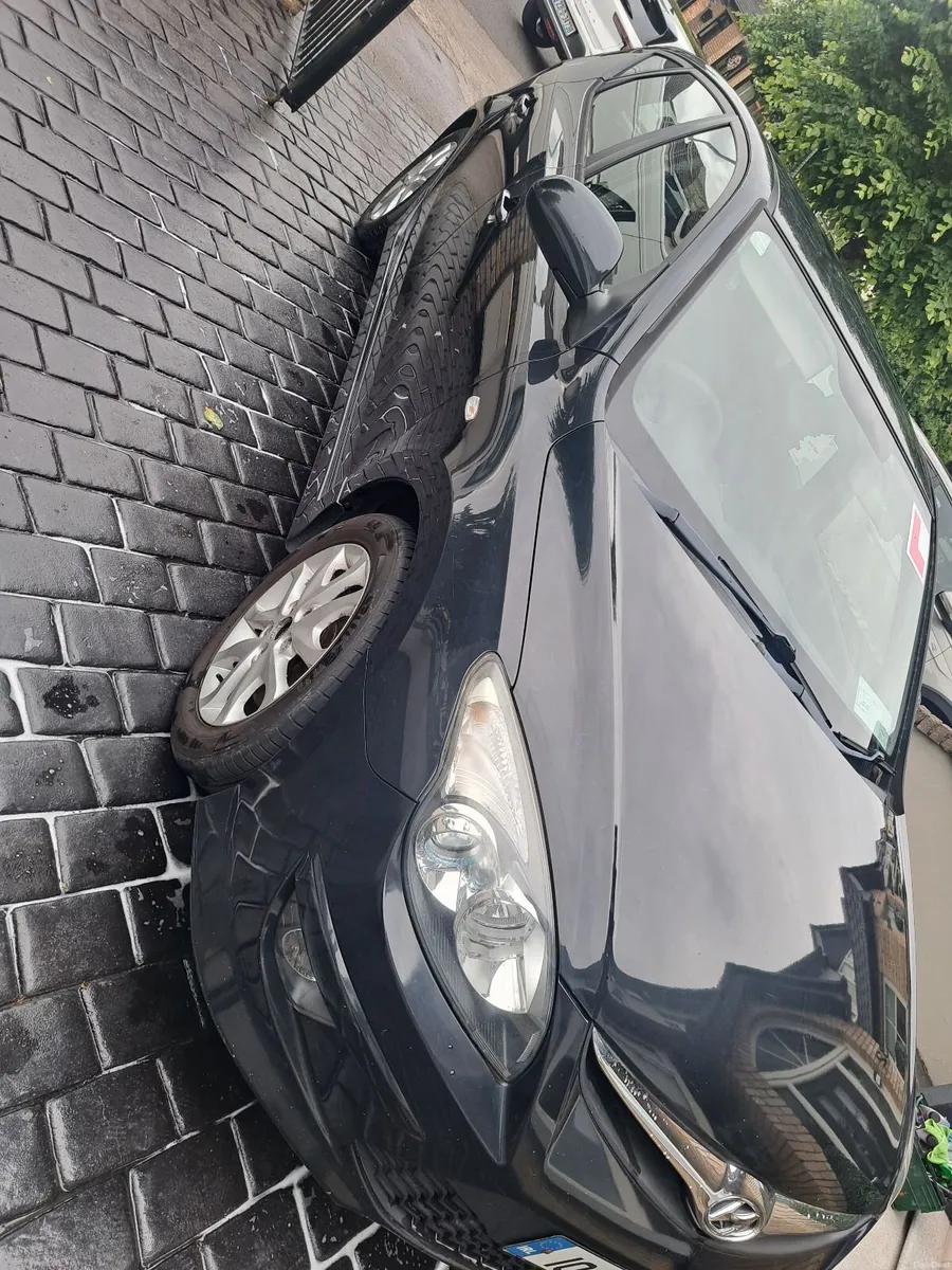 Hyundai i30 2010 - Image 2