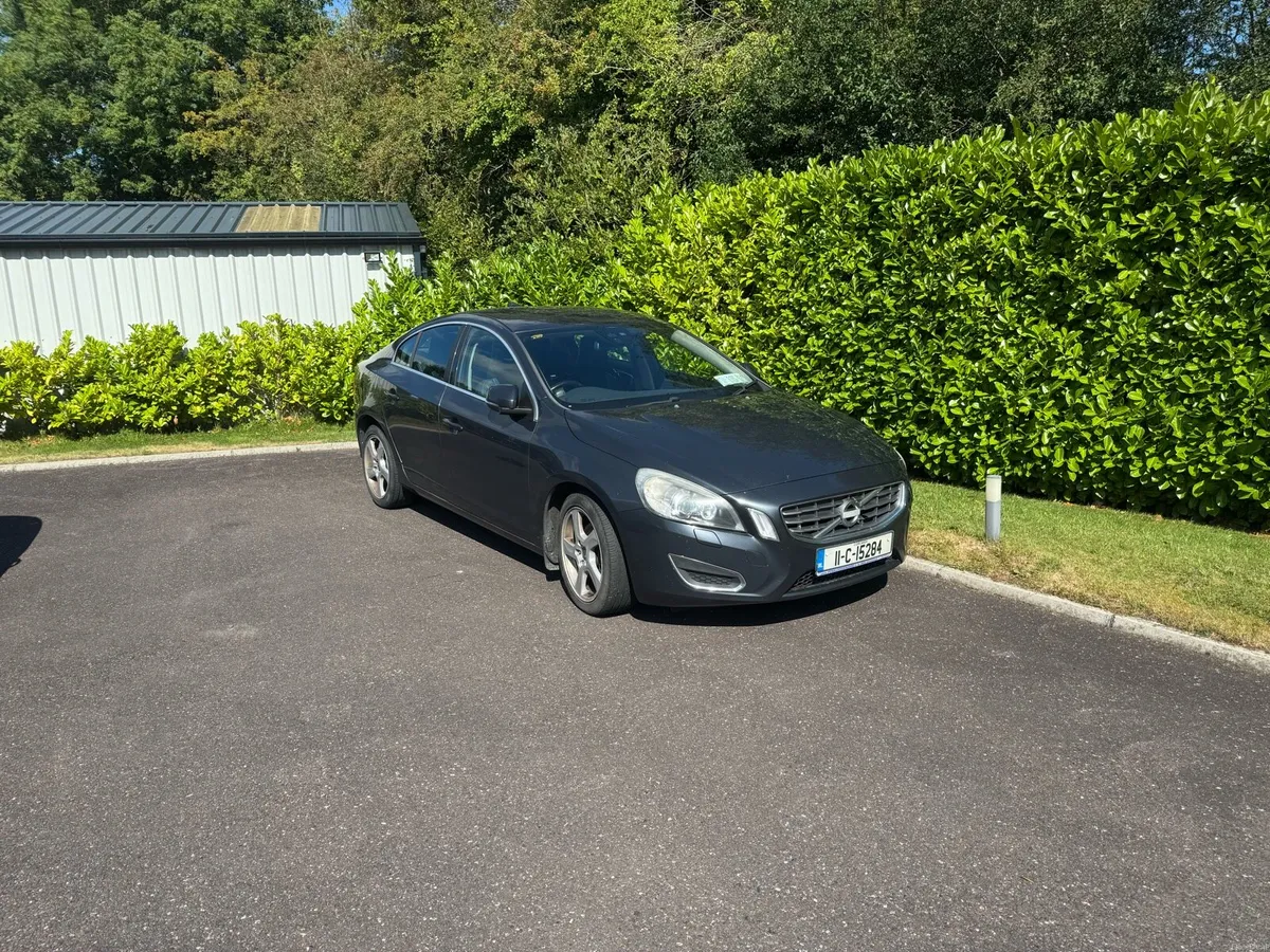 Volvo S60 2011 - Image 2