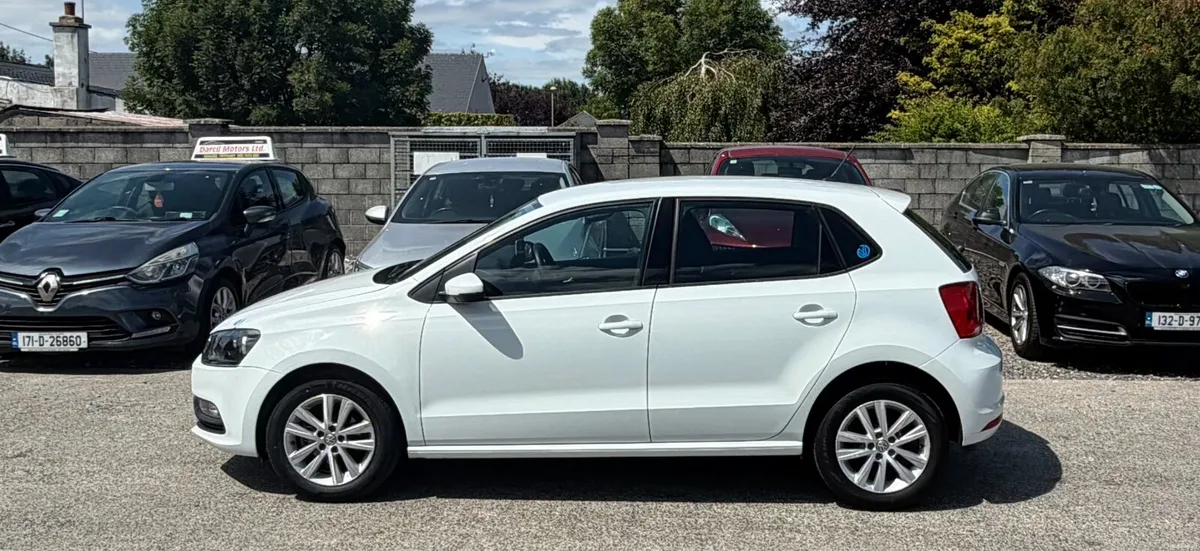 17 Volkswagen Polo New Nct - Image 3