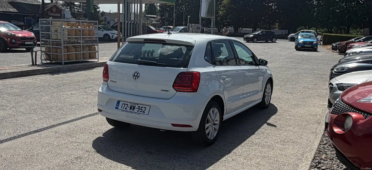 17 Volkswagen Polo New Nct - Image 2