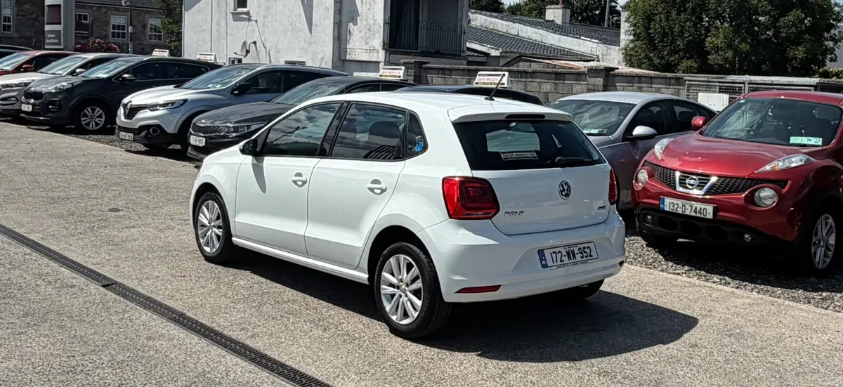 17 Volkswagen Polo New Nct - Image 5