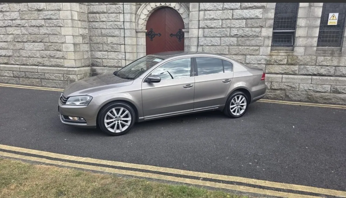 2011 Volkswagen Passat Highline - Image 5