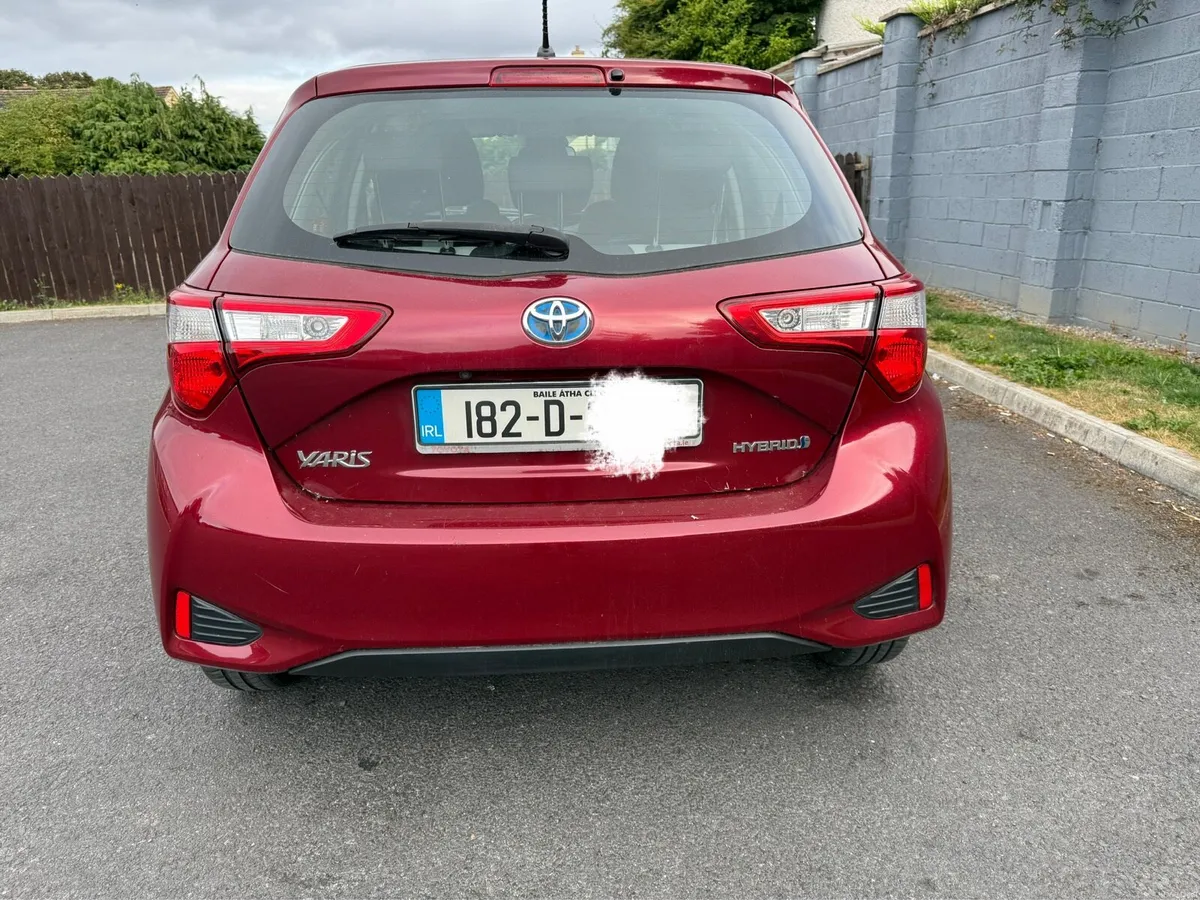 Toyota Hybrid Yaris 1.5 Lady owner - Image 3