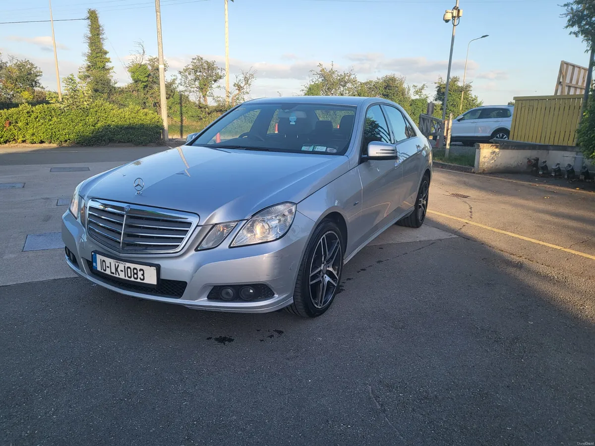 Mercedes-Benz E-Class 2010 - Image 2