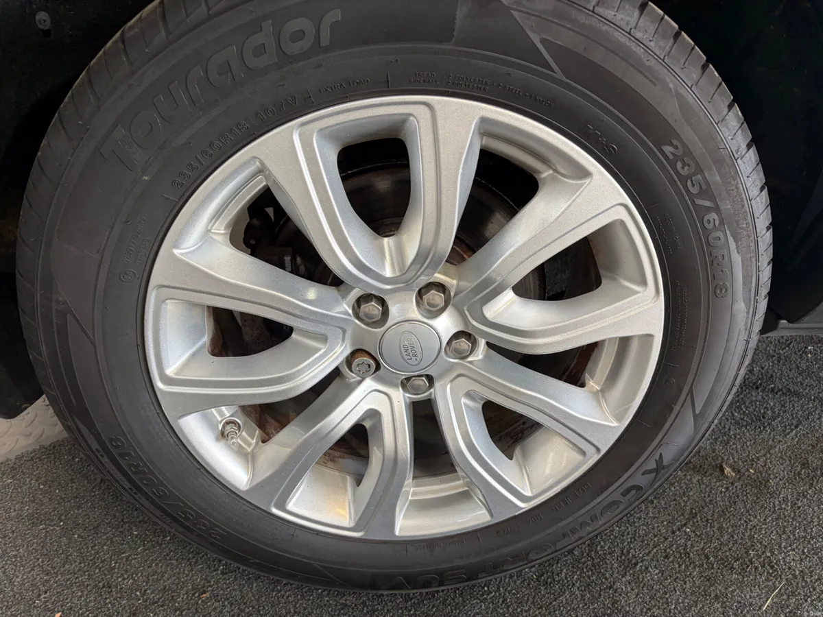 Land Rover Range Rover Evoque 2017. 2.0D. SE - Image 4