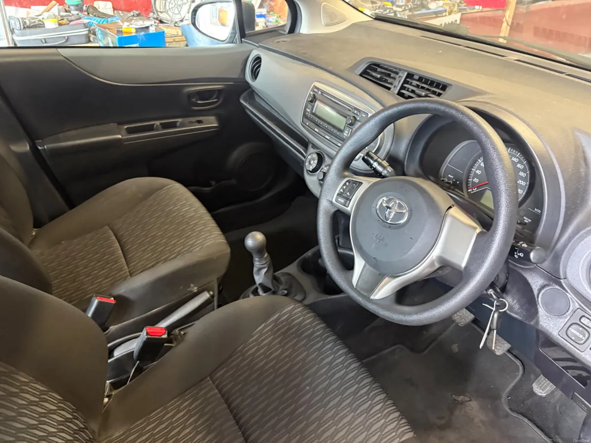 Toyota Yaris 2014 - Image 5