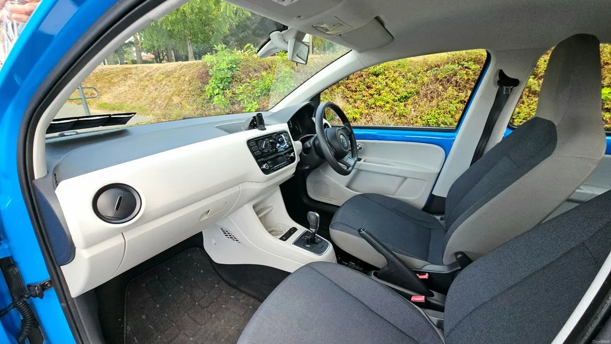 Volkswagen up! 2014 automatic - LOCATED IN FRANCE - Image 3