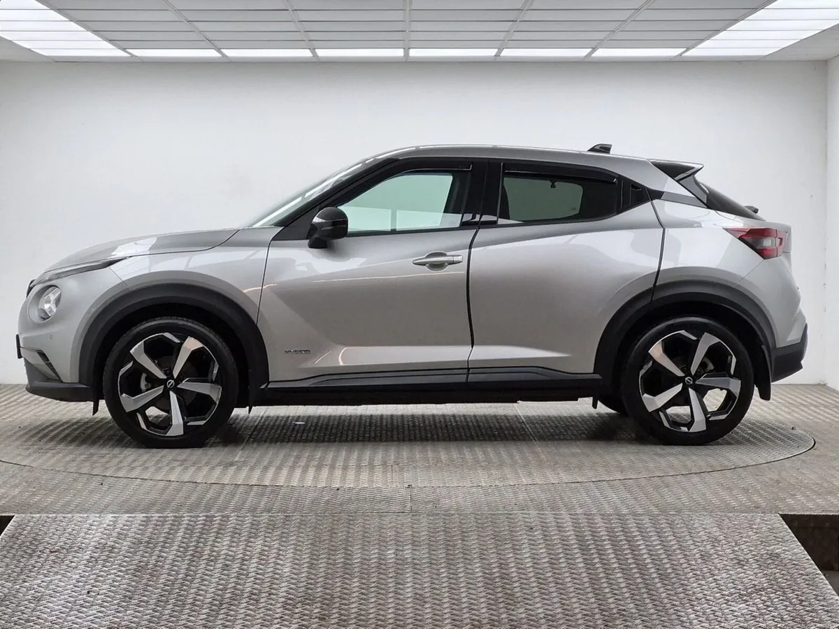 Nissan Juke HYBRID 1.6 SVE Leather Interior - Image 5
