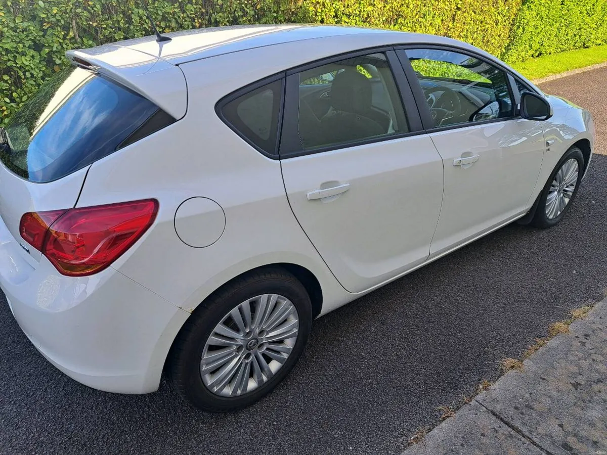 2011 Vauxhall Astra 1.7 CDTi - Image 4