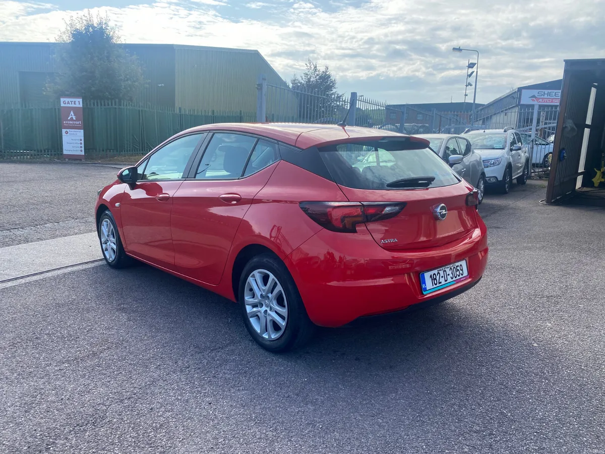 Opel Astra 2018 - Image 4