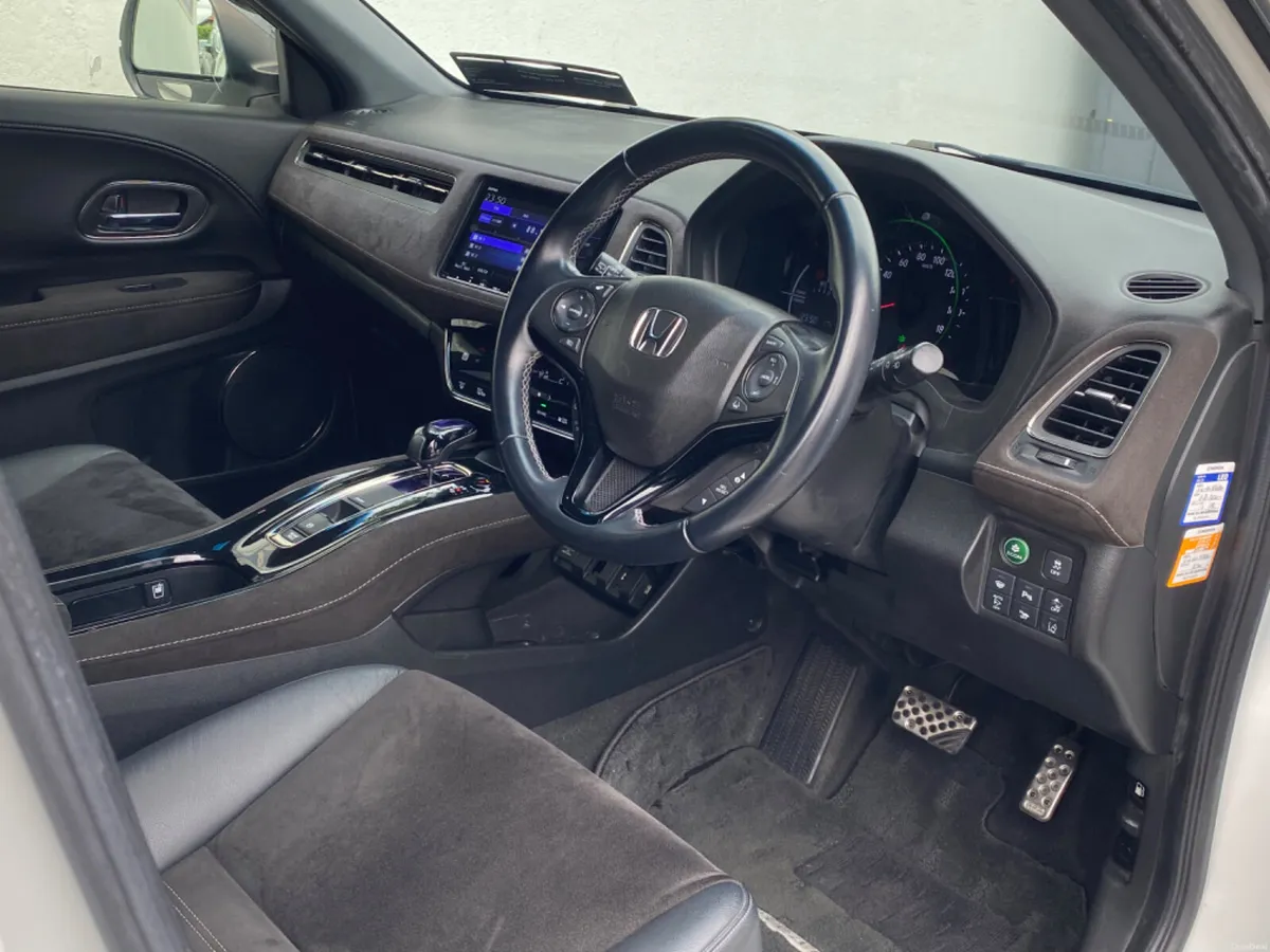 Honda Vezel RS  hybrid auto - Image 5