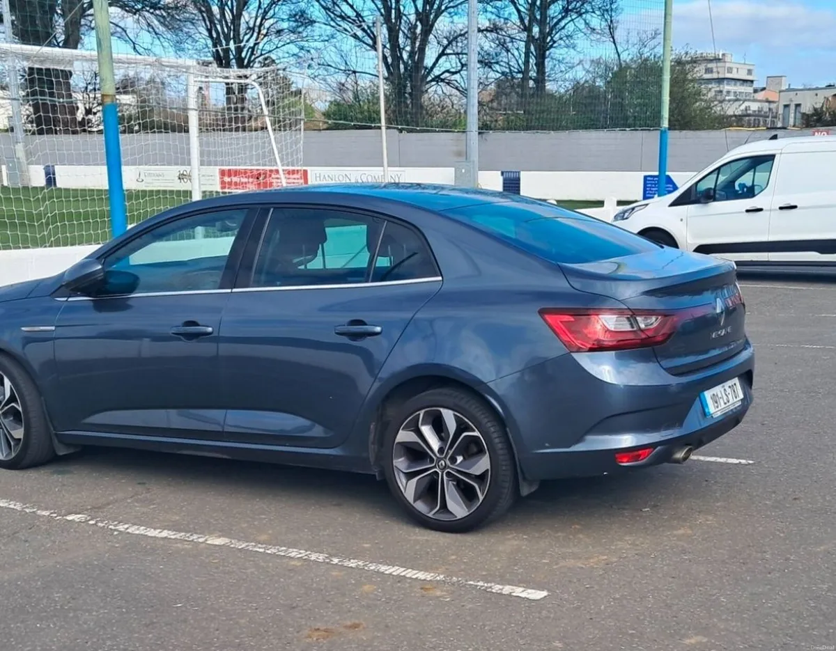 Renault Megane 2019 - Image 2