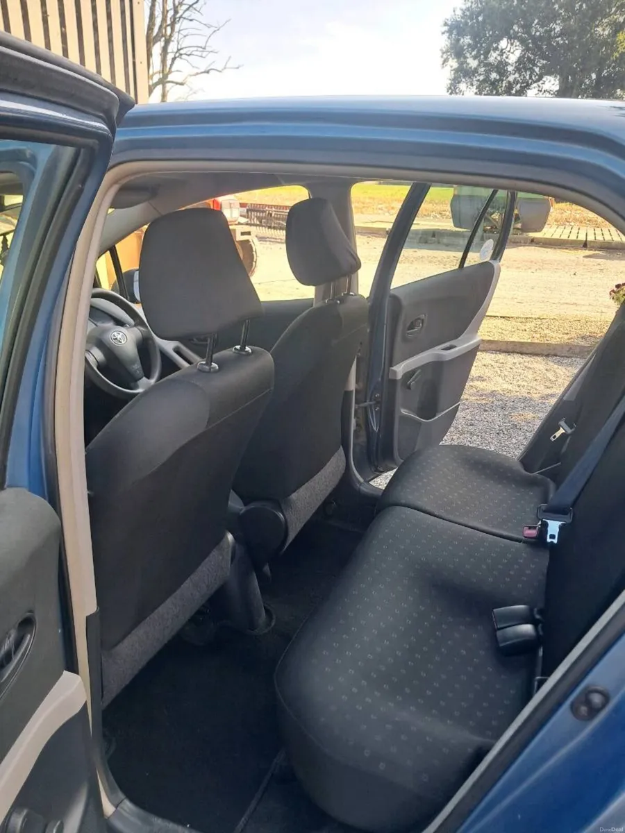 Toyota yaris - Image 5