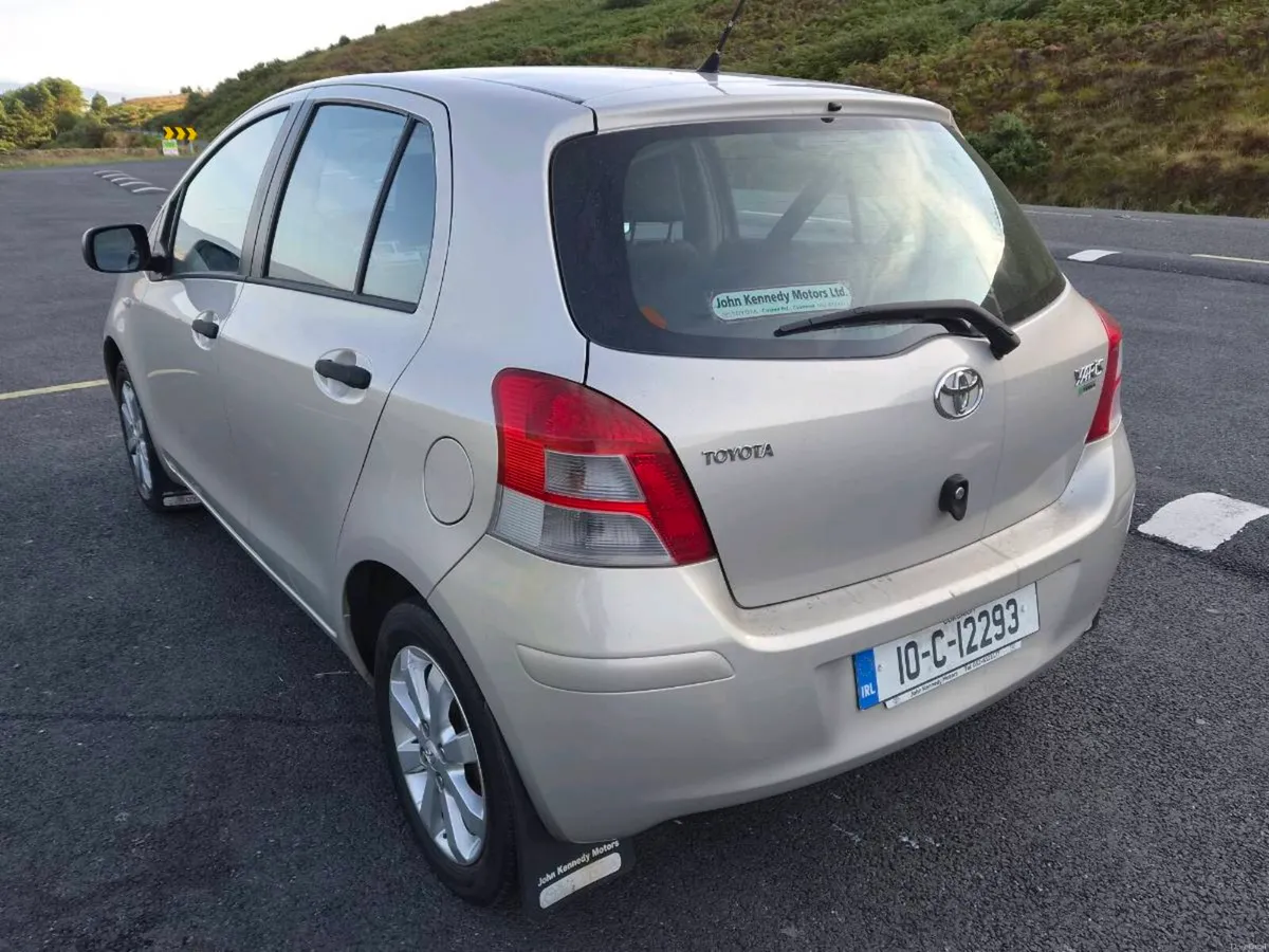 Toyota Yaris - Image 6